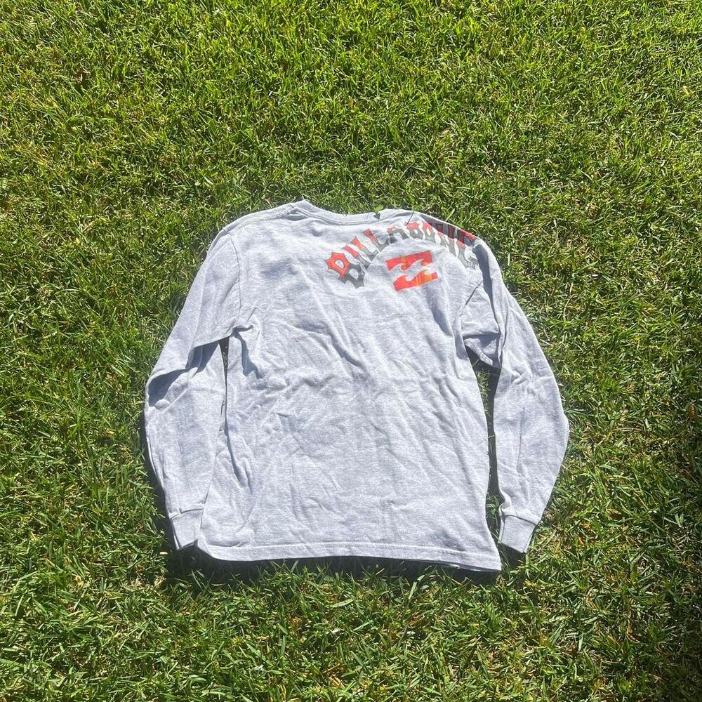 Billabong 2000s Youth Large long sleeve tee y2k boys